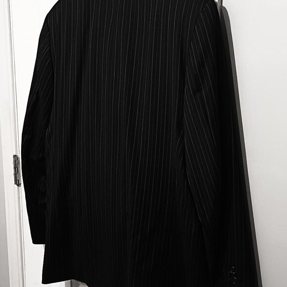 Bachrach Men 2 Peice Black with Gray Pinstripe Suit     42R - Picture 5 of 16